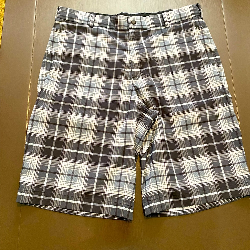 Nike Men’s Flex Plaid Golf Shorts, Black, Gray, White, Size 34